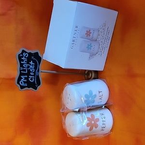 Gartner Studios Salt & Pepper Shakers New Floral White Blue Pink